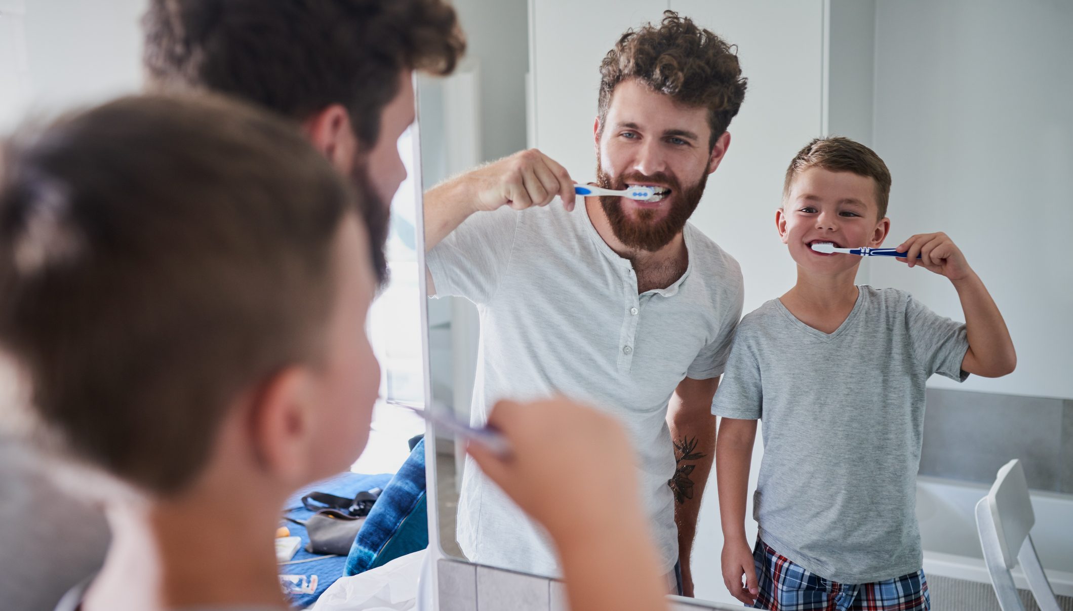 kids brushing teeth